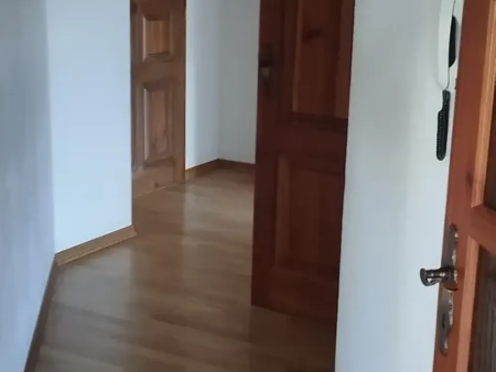 Very nice sunny 2-room apartment in a quiet side street