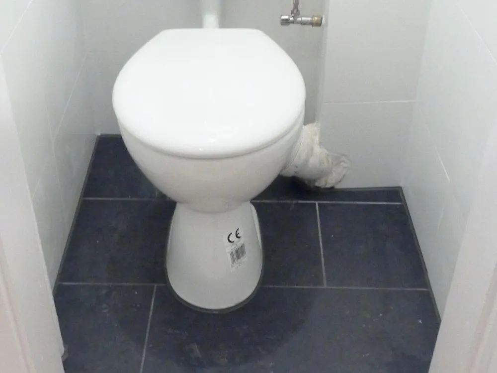 2 Zimmer, Küche, Toilette, Dusche in Ffm. Bornheim