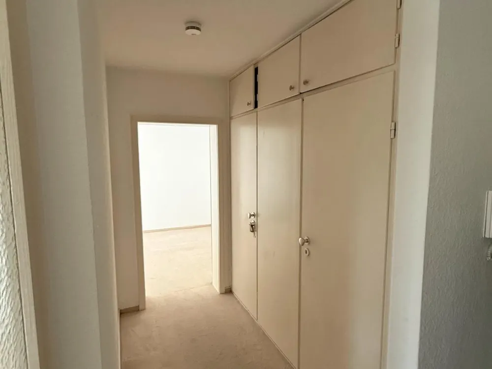 Bright 2-Room Apartment, Balcony & Elevator, Südstadt and University
