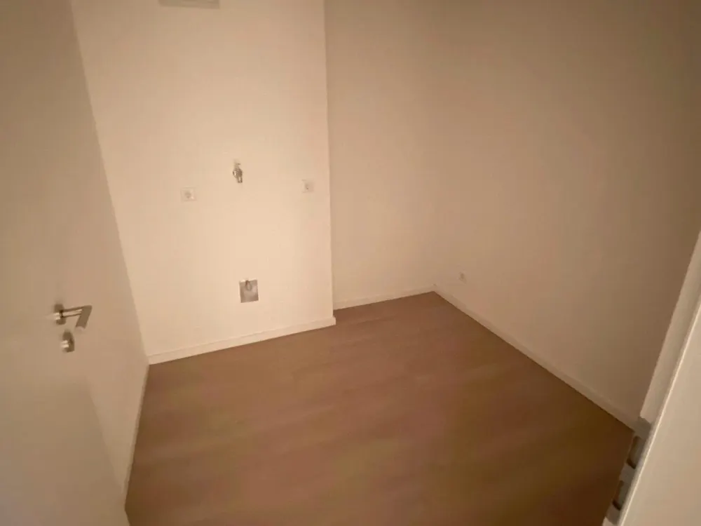 WBS erforderlich - schöne Neubau-Dachgeschoss-Wohnung mit Balkon