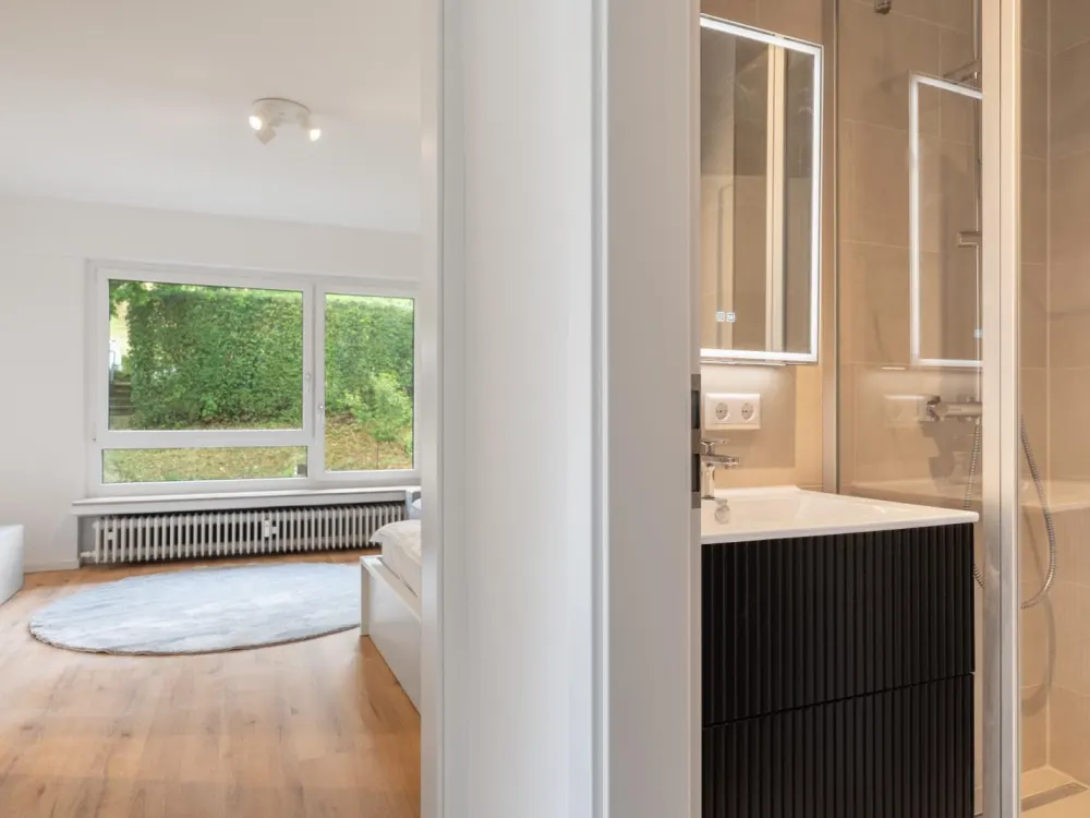 Erstbezug! Kernsanierte möblierte 1 Zimmer Wohnung in Top Lage!