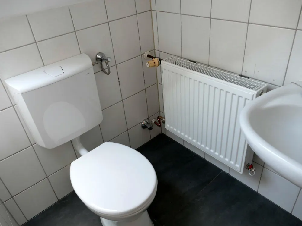 2 Raum DG Wohnung ab sofort zu vermieten ideal für Studenten
