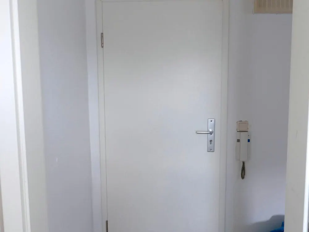 2 Raum DG Wohnung ab sofort zu vermieten ideal für Studenten