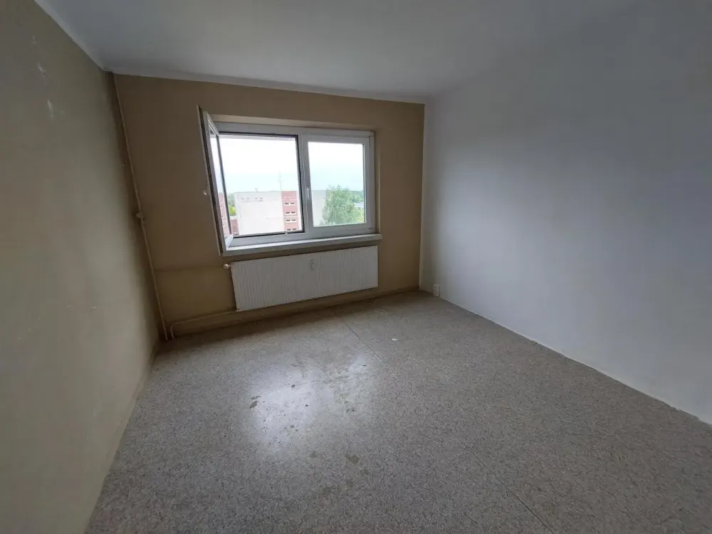 Renovierungsbedürfte 3 Zimmer WBS 160/180/220 Wohnung in Hönow