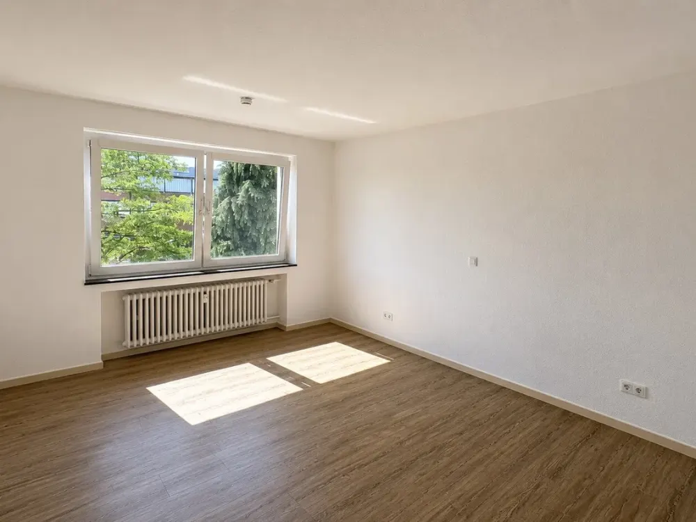 MODERNE 3-ZIMMER WOHNUNG MIT BALKON IN GEPFLEGTER KREFELDER WOHNLAGE ZU MIETEN!!