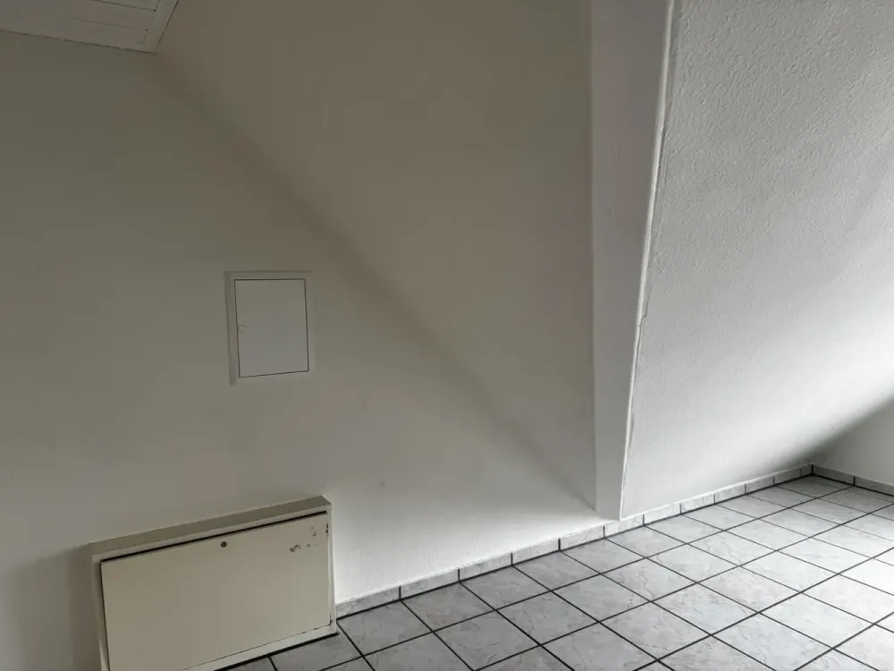 Schöne, hochwertige geräumige zwei Zimmer Wohnung in Solingen, Wald
