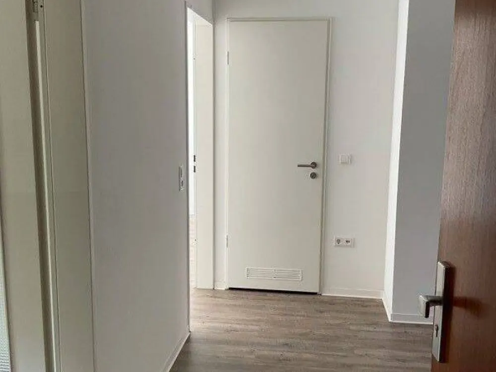 Ab sofort: 3-Zimmer-Wohnung mit Loggia und Wannenbad!