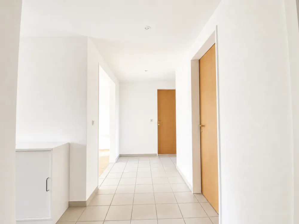 In the Heart of Wentorf: "Light-Filled 3-Room Apartment with Balcony"