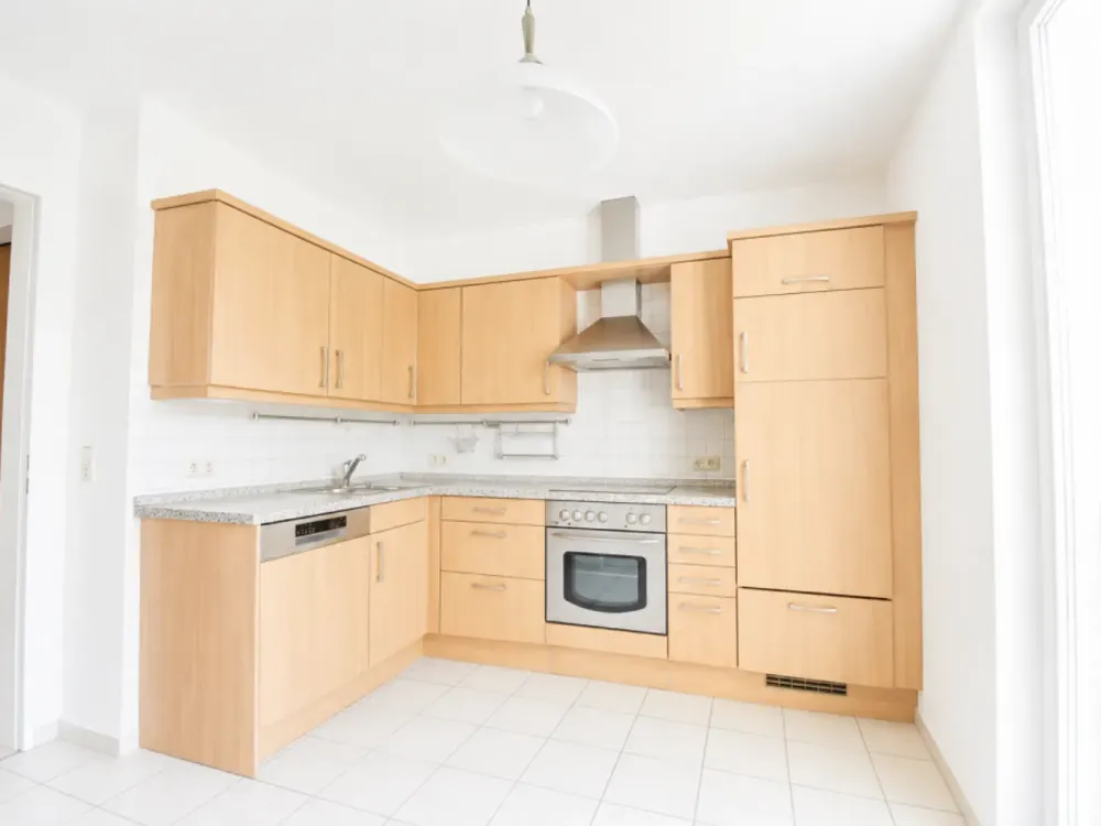 In the Heart of Wentorf: "Light-Filled 3-Room Apartment with Balcony"
