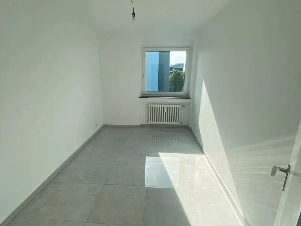 Moderne 3-Zimmer Wohnung mit Balkon, Stellplatz & Aufzug in Köln