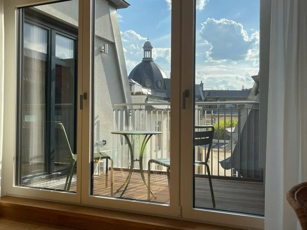 Soho style roof top flat “with AirCon” new & wonderful - 2 room fully furnished with terrace and elevator in Berlin-Mitte