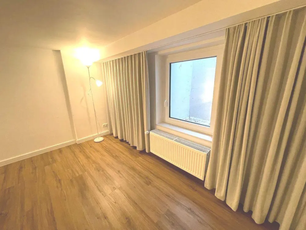 Neuwertige 2,5 Zimmer Wohnung im beliebten Nordend West mit EBK