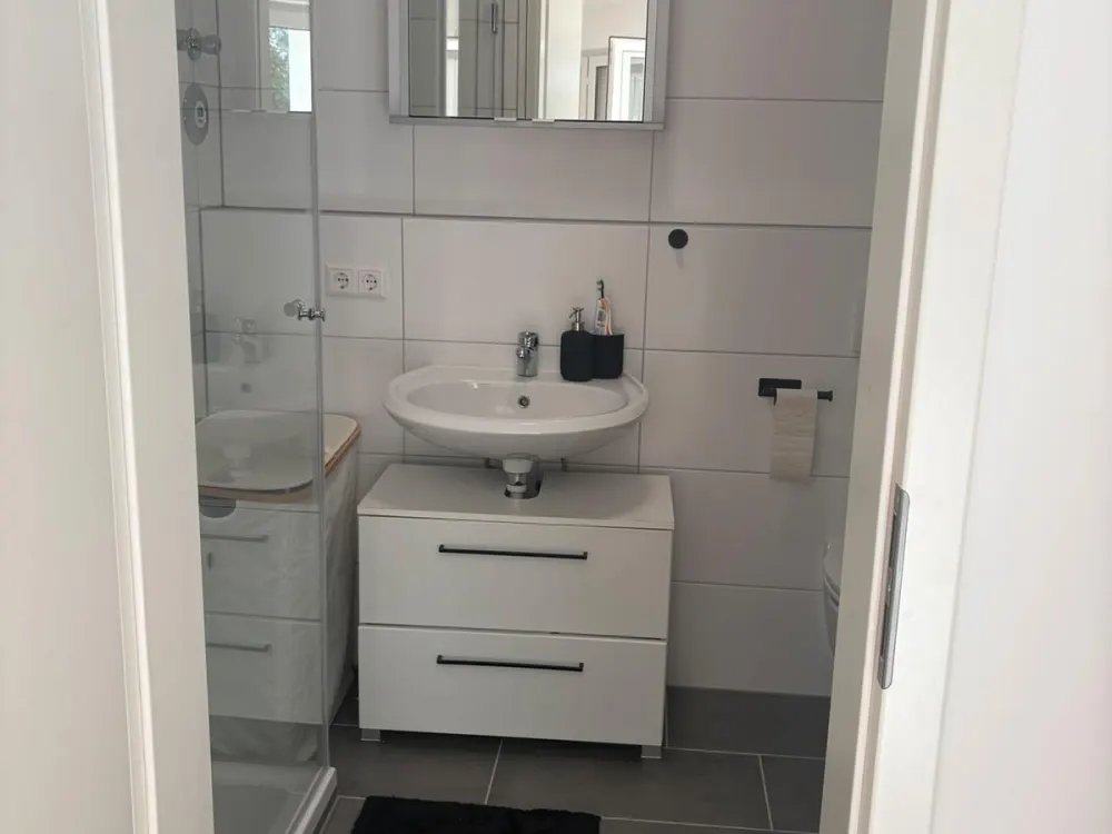 1 Zimmerwohnung DRINGEND Nachmieter gesucht ab 1.9/1.10