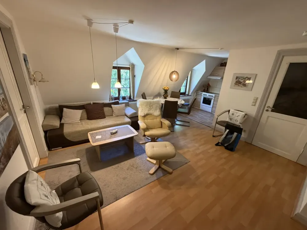 Bright 2-Room Apartment with Park View in Central Location