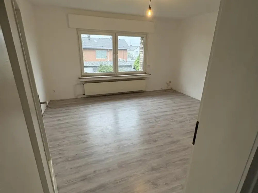 Zuhause mit drei Zimmern in Niederkassel