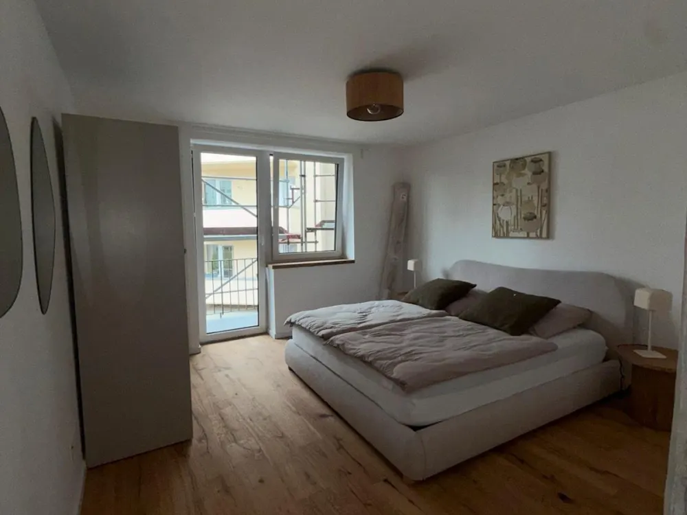 Erstbezug nach Kernsanierung: 3-Zimmer-Wohnung mit Balkon in zentraler Lage mit Premiumausstattung