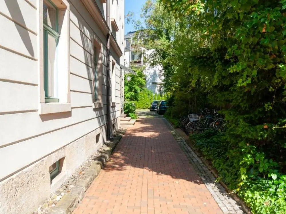 Striesen - liebevoll sanierte Atelier-Wohnung in ruhiger Lage mit Dachterrasse
