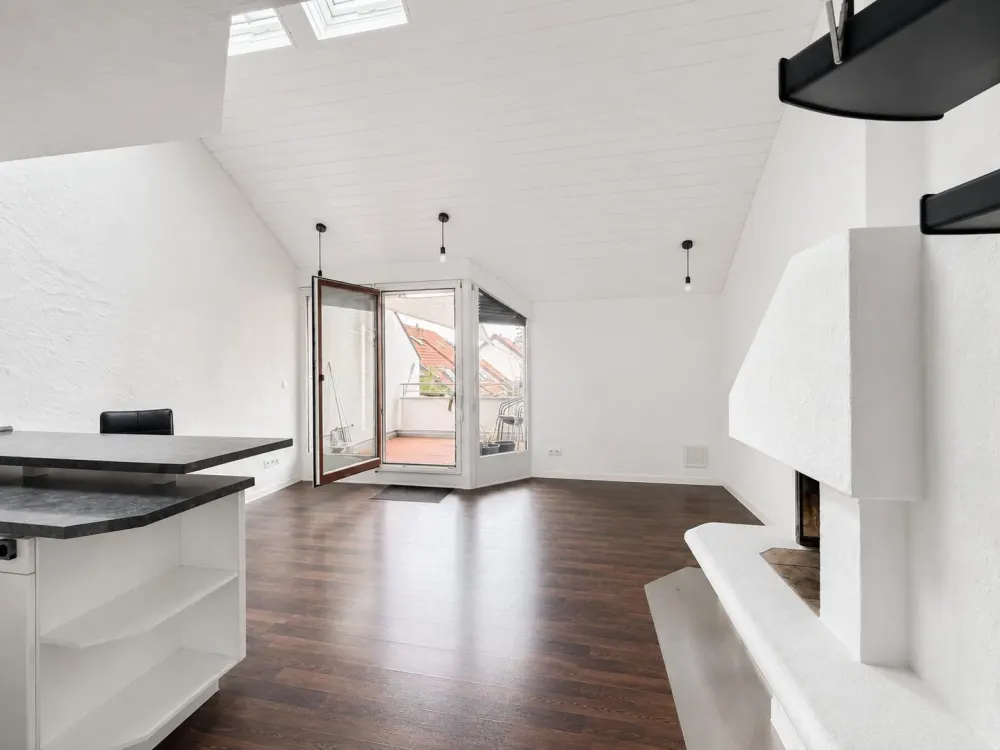 Gepflegte 2,5-Zi-Maisonette Wohnung mit Loggia, Kaminofen und Garage in Echterdingen