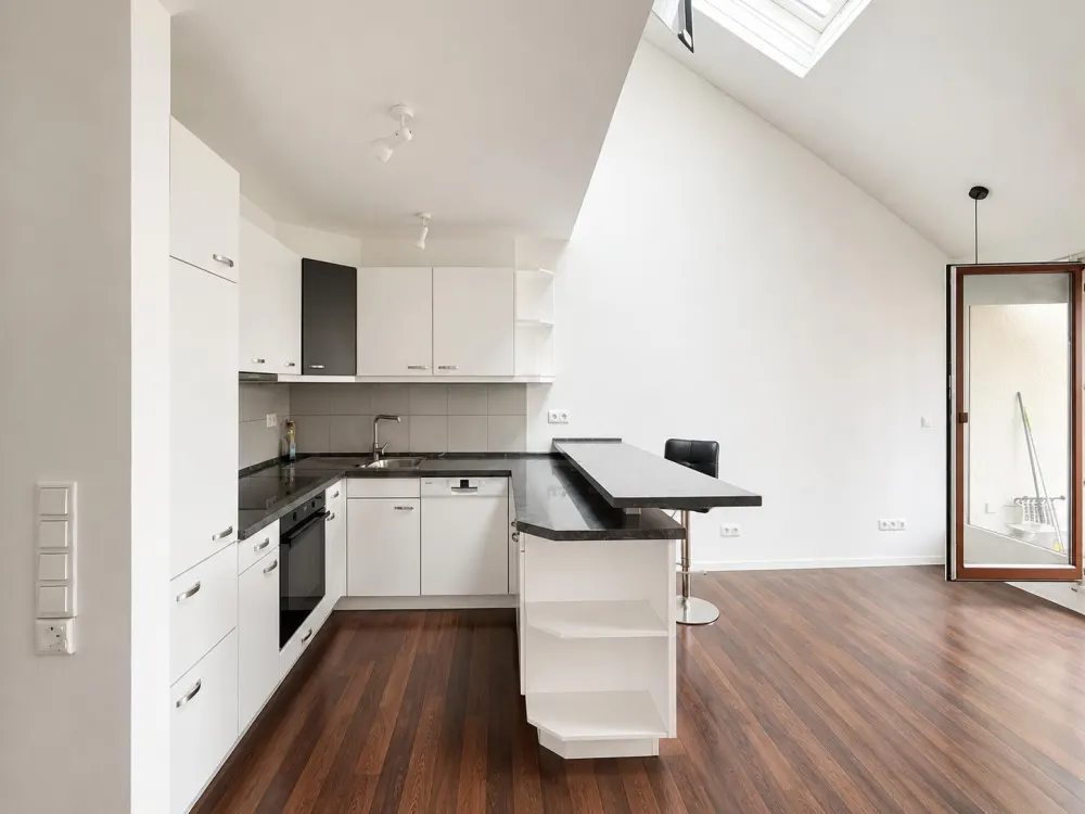 Gepflegte 2,5-Zi-Maisonette Wohnung mit Loggia, Kaminofen und Garage in Echterdingen