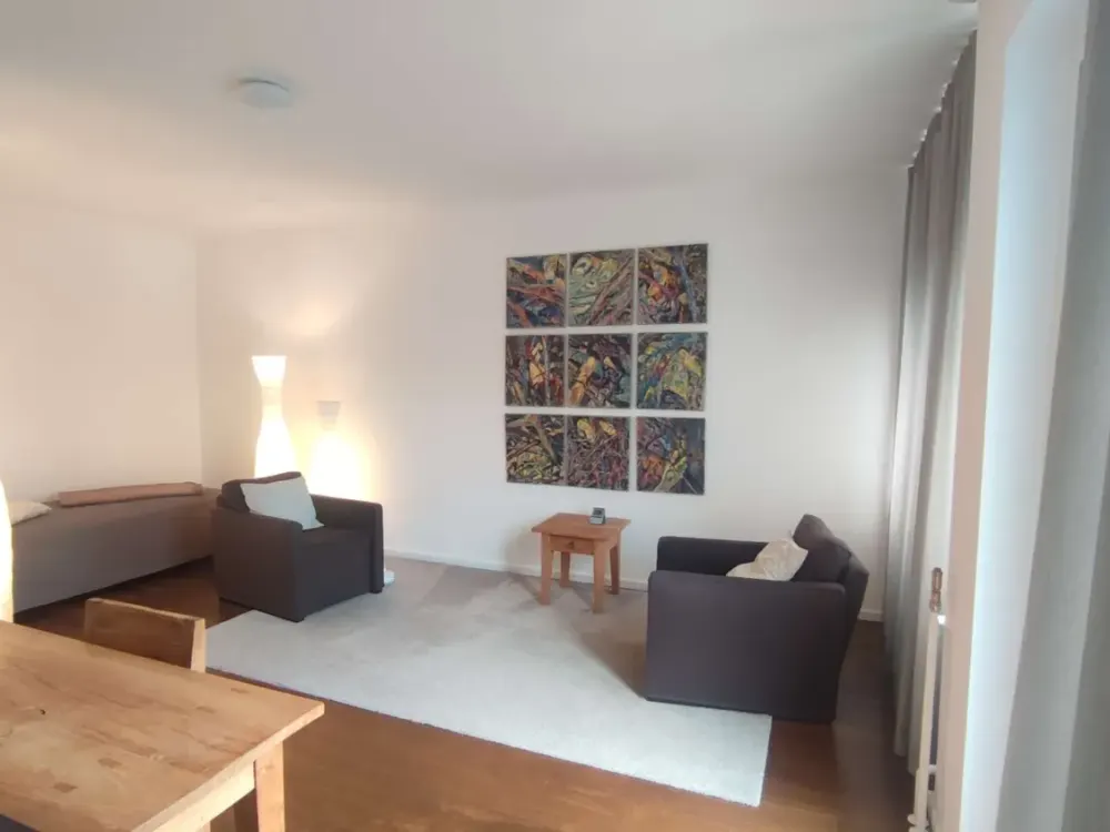 Sunny, Quiet & Near Ku’damm: Unfurnished 1-Room Apartment with South-Facing Balcony in Berlin-Schmargendorf