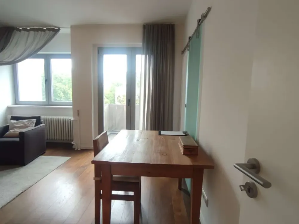 Sunny, Quiet & Near Ku’damm: Unfurnished 1-Room Apartment with South-Facing Balcony in Berlin-Schmargendorf