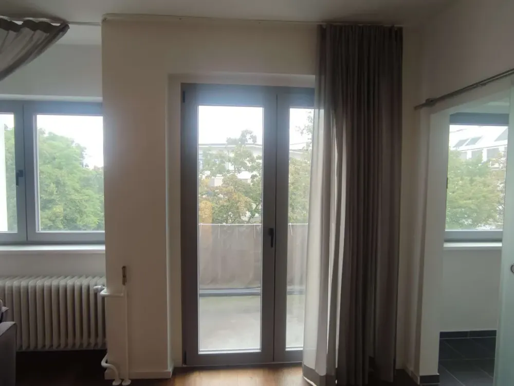 Sunny, Quiet & Near Ku’damm: Unfurnished 1-Room Apartment with South-Facing Balcony in Berlin-Schmargendorf