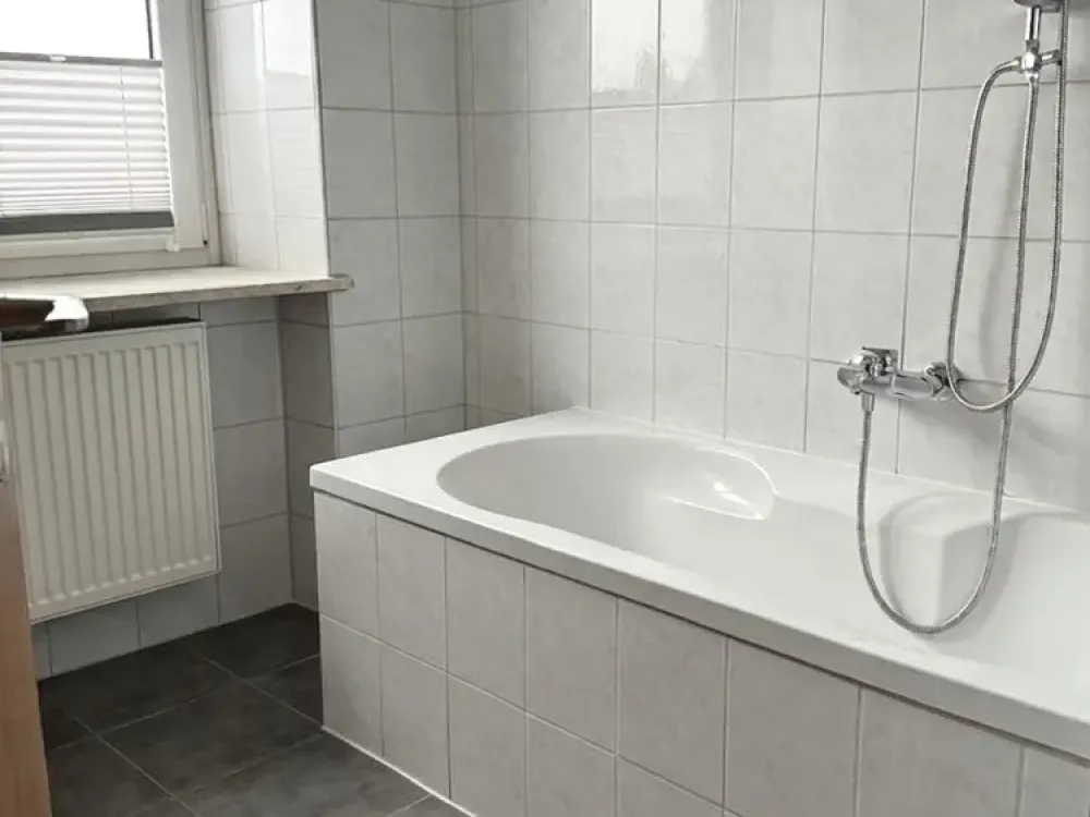 Helle 3-Zimmer-Wohnung mit EBK, Südbalkon und freiem Feldblick