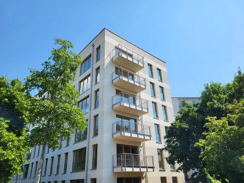 // 2 Zimmer mit EBK und Balkon // herrlicher Ausblick // SP mgl. //