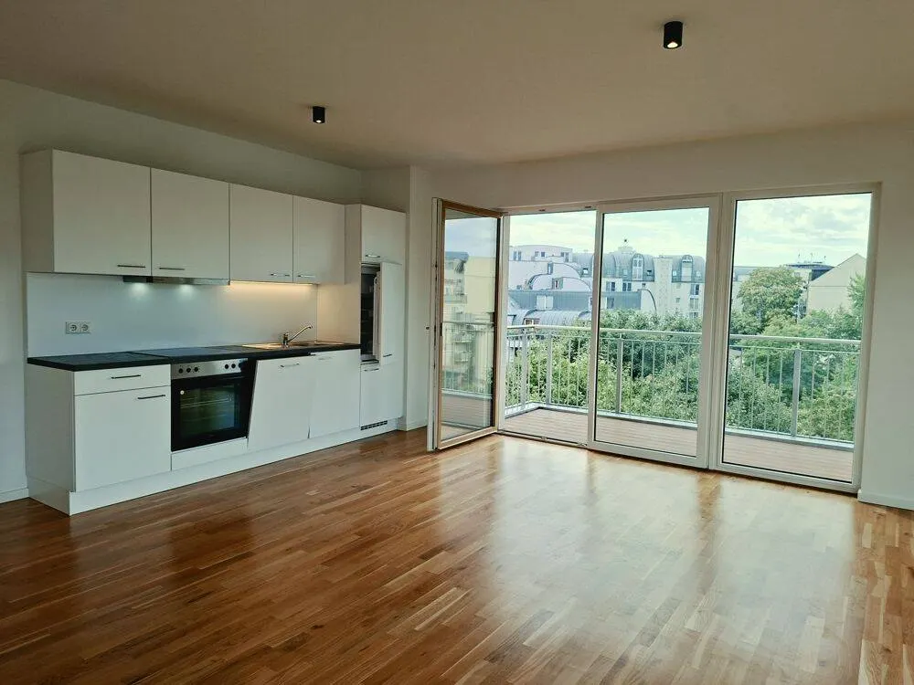 // 2 Zimmer mit EBK und Balkon // herrlicher Ausblick // SP mgl. //