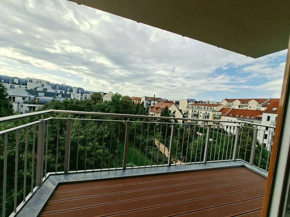 // 2 Zimmer mit EBK und Balkon // herrlicher Ausblick // SP mgl. //