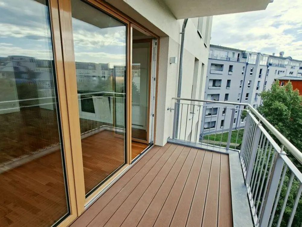 // 2 Zimmer mit EBK und Balkon // herrlicher Ausblick // SP mgl. //