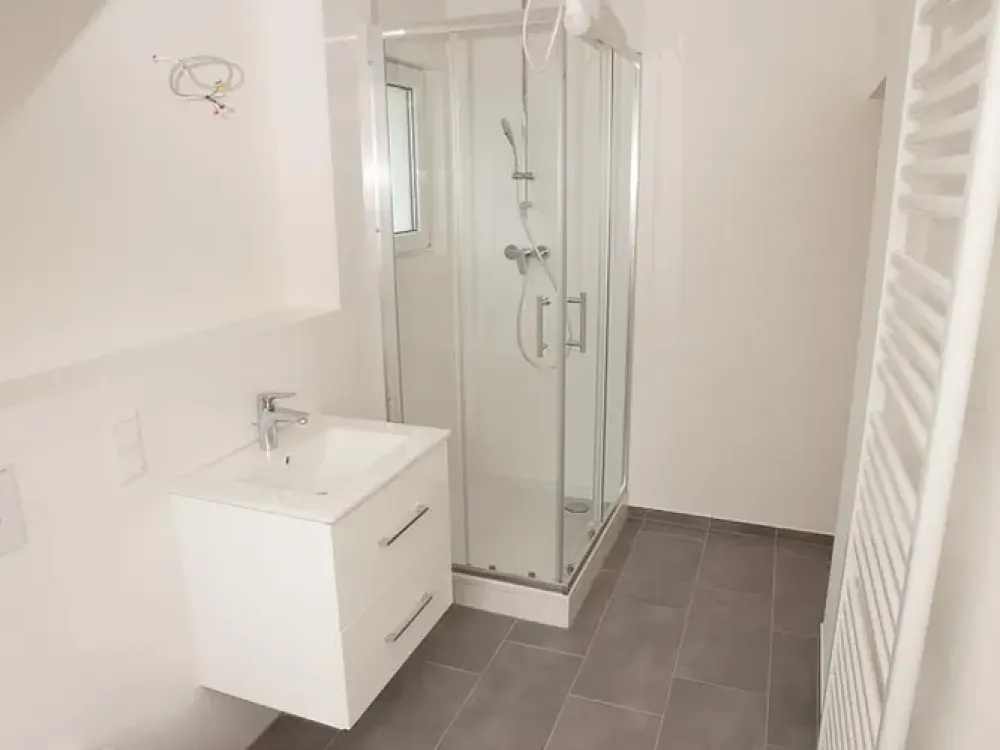 Architektur trifft Wohnkomfort! Aussergewöhnliche Maisonette mit Galerie und Loft-Charakter!