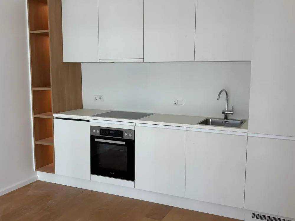 Süd-Ausrichtung, 5. Obergeschoss, Weitblicke, Community-Features (Fitness, Co-Working, Dachterrasse)
