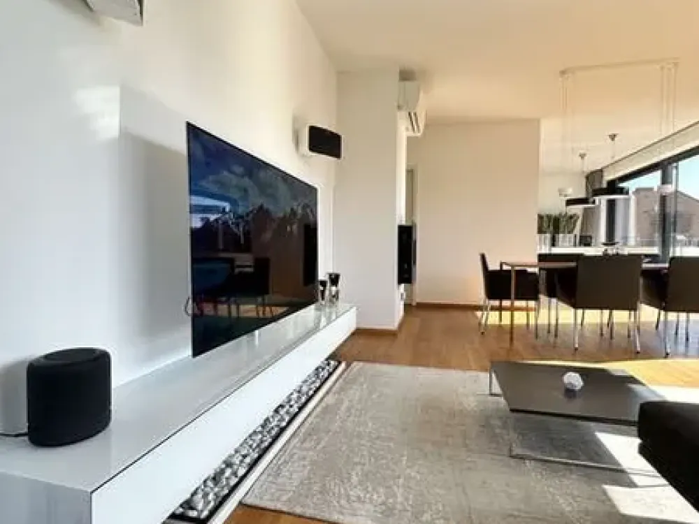 Luxuriöse, vollmöblierte, exklusive Penthouse-Wohnung
