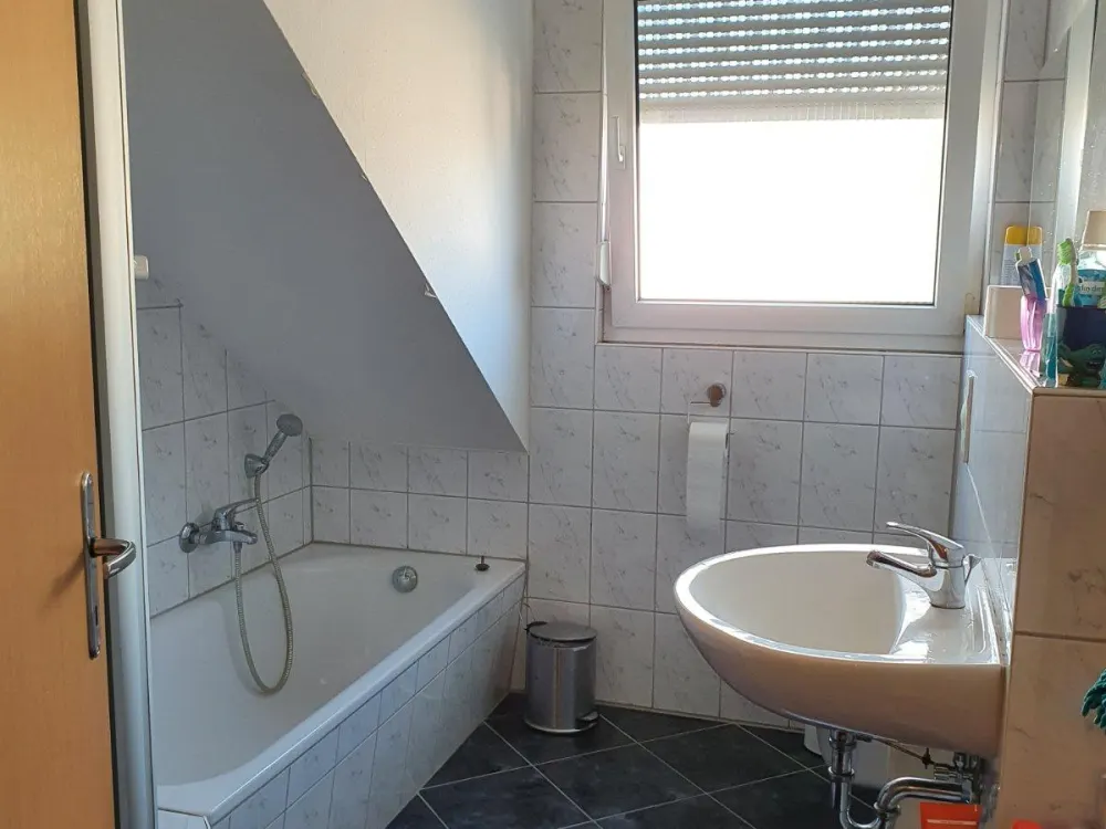 Helle Dachgeschosswohnung in Uni-Nähe