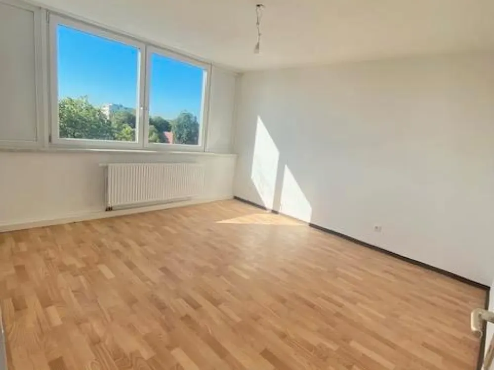**kinderfreundliche Außenanlage**