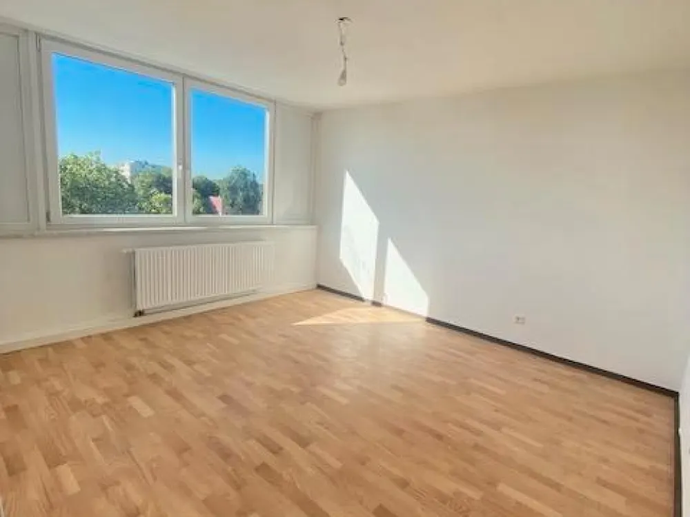 **kinderfreundliche Außenanlage**