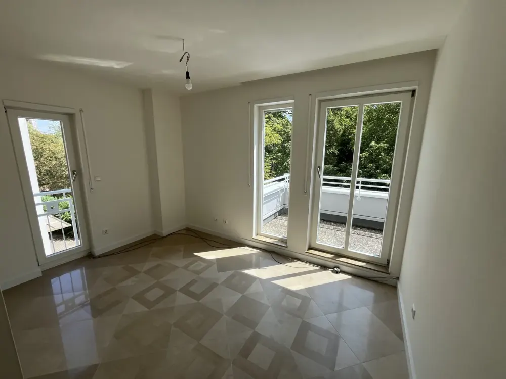 Spacious 4.5-Room Apartment in Südweststadt