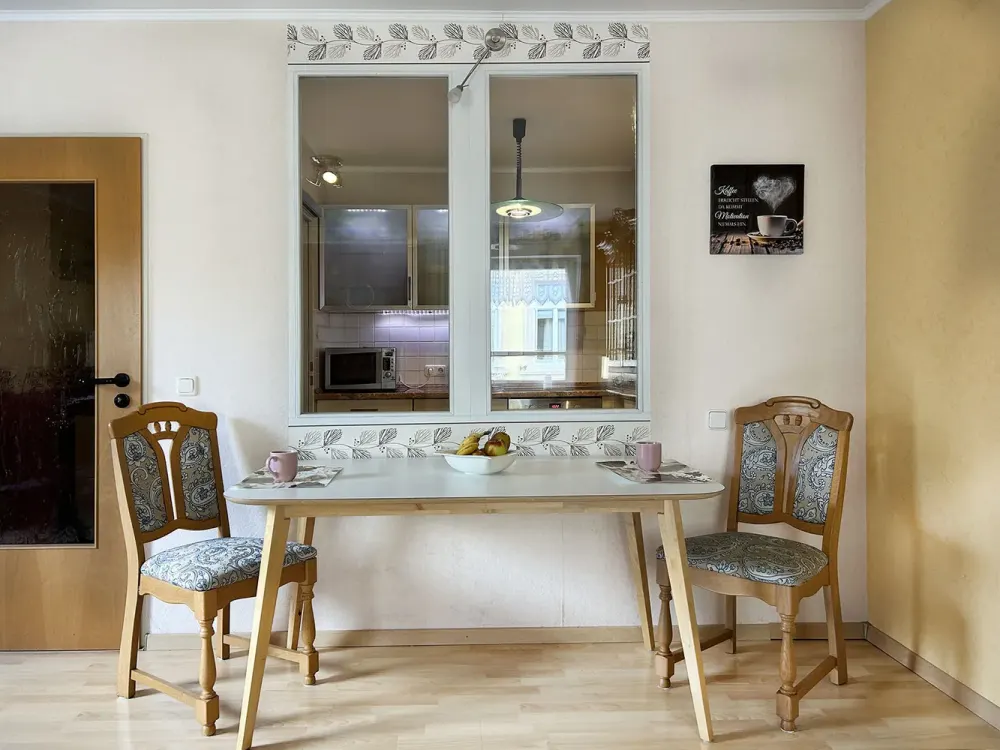 Möblierte 2-Zimmer-Wohnung mit schönem Balkon, Aufzug & Top-Lage in Uni-Lage