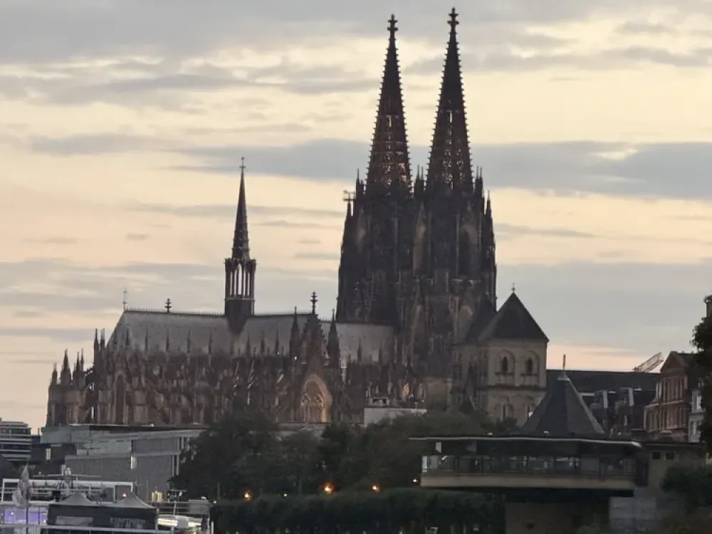 AUF ZEIT ! Vollmöbilierte 2-Zimmer-Wohnung in Köln