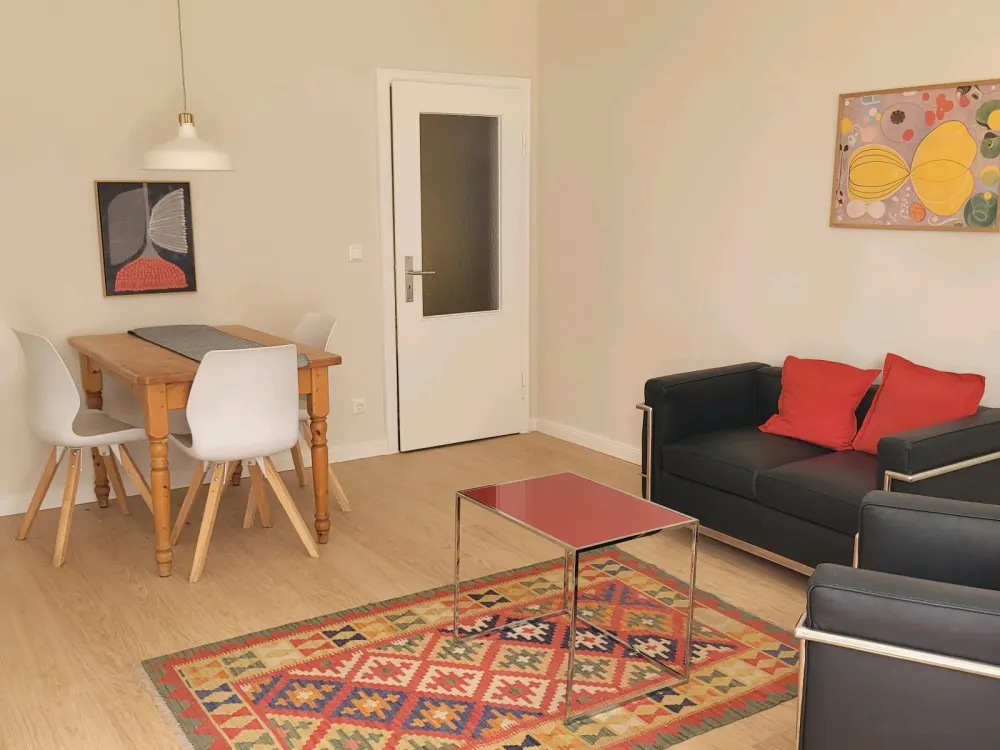 2 Zi. Whg. 54 qm KOMPLETT MÖBLIERT, ruh. Citylage, € 1.400 inkl.