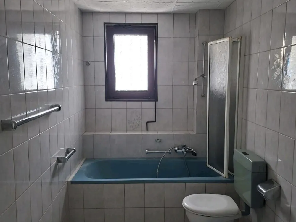 gepflegte, große 3 Zkb Wohnung