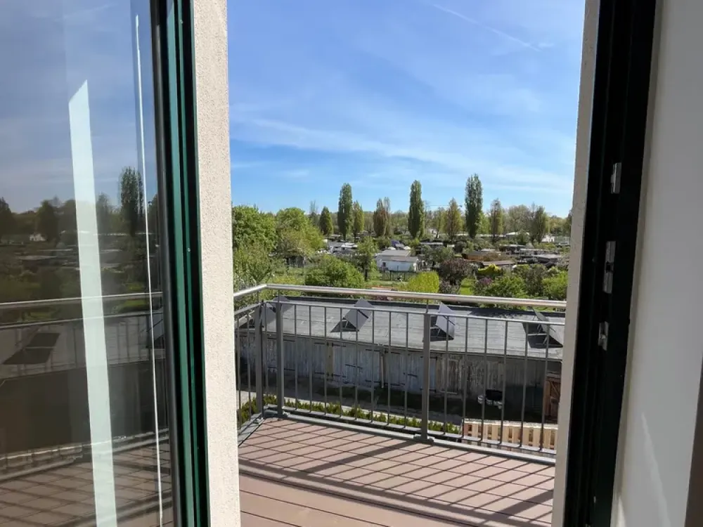 Exklusiver Erstbezug: Kernsanierte 2-Zimmer-Wohnung mit Balkon