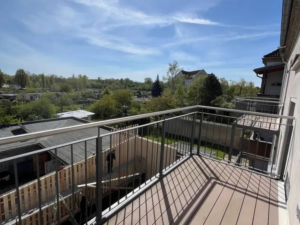 Exklusiver Erstbezug: Kernsanierte 2-Zimmer-Wohnung mit Balkon