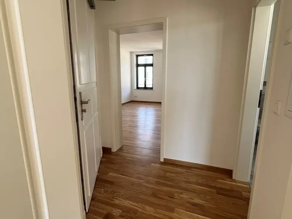 Exklusiver Erstbezug: Kernsanierte 2-Zimmer-Wohnung mit Balkon