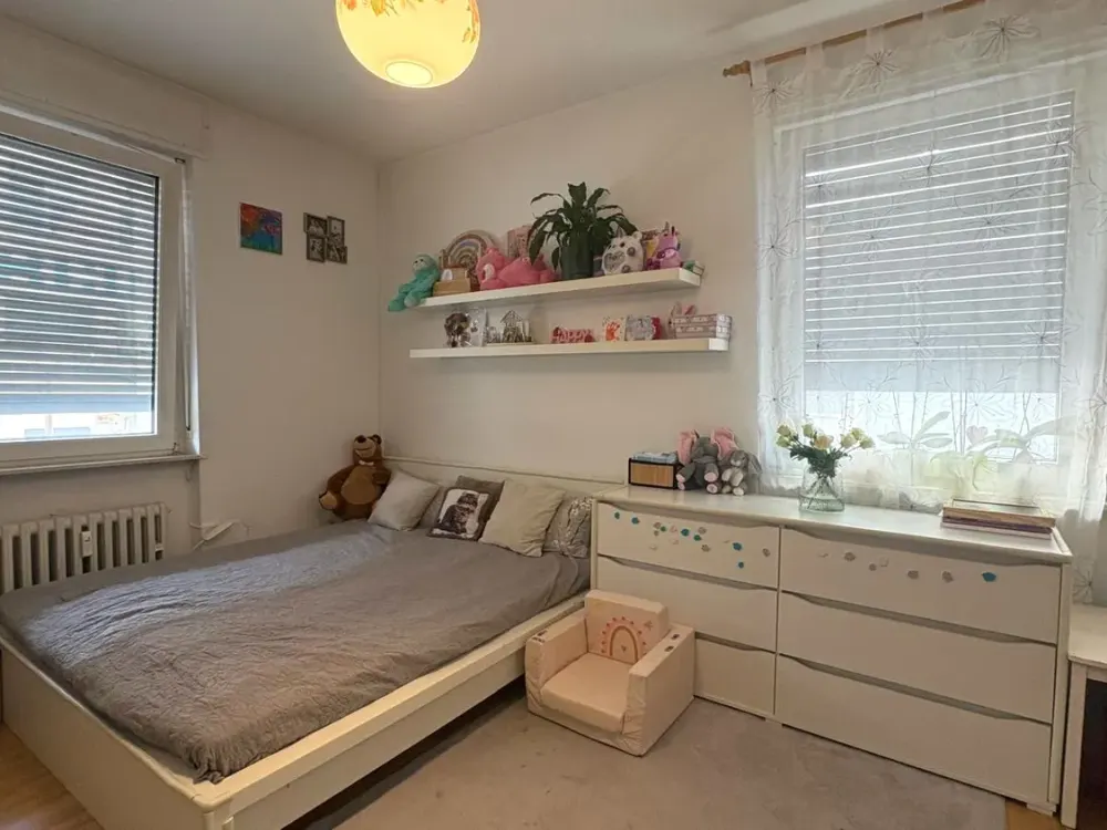 BOCKENHEIM WEST I Beautiful, bright, 1-room studio apartment with kitchenette and shared bathroom