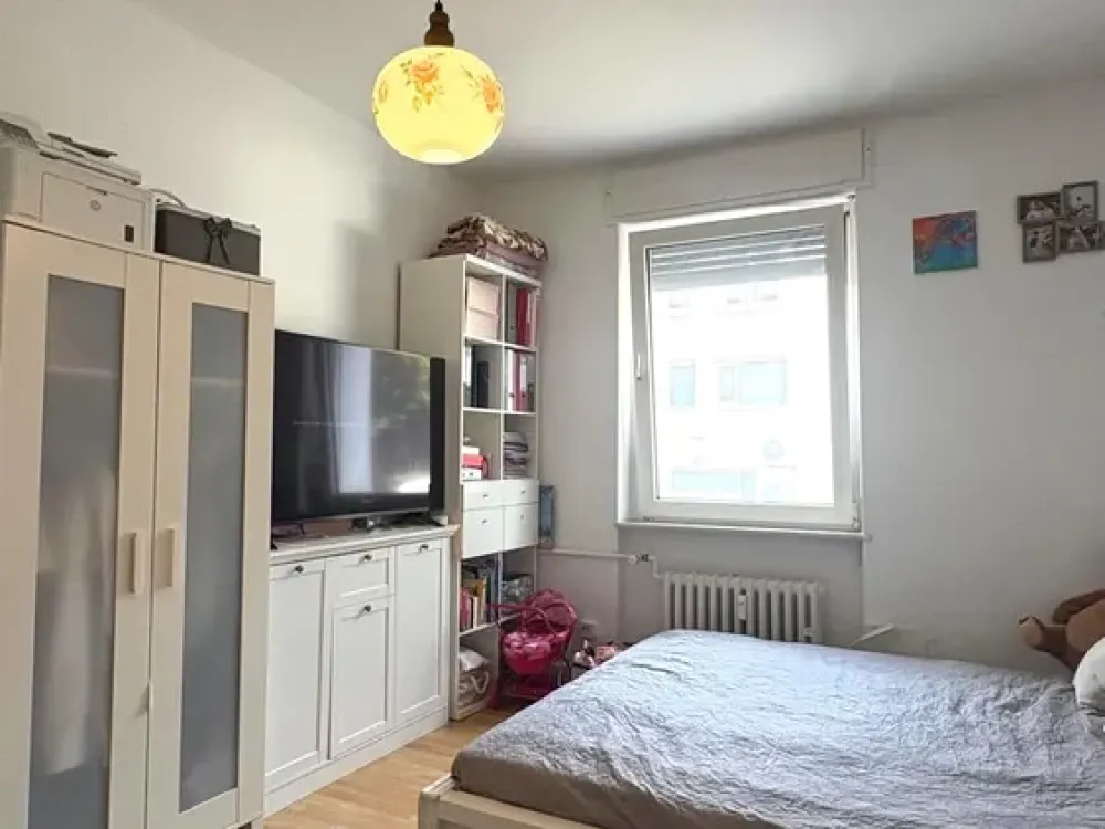 BOCKENHEIM WEST I Beautiful, bright, 1-room studio apartment with kitchenette and shared bathroom