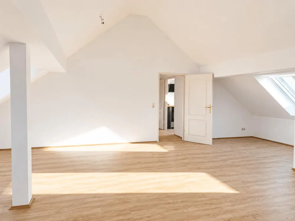 ERSTBEZUG MIT EBK // DG-Wohnung mit Weitblick