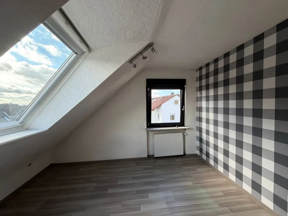 Attraktive 2-Zimmer-DG-Wohnung in Mörfelden-Walldorf