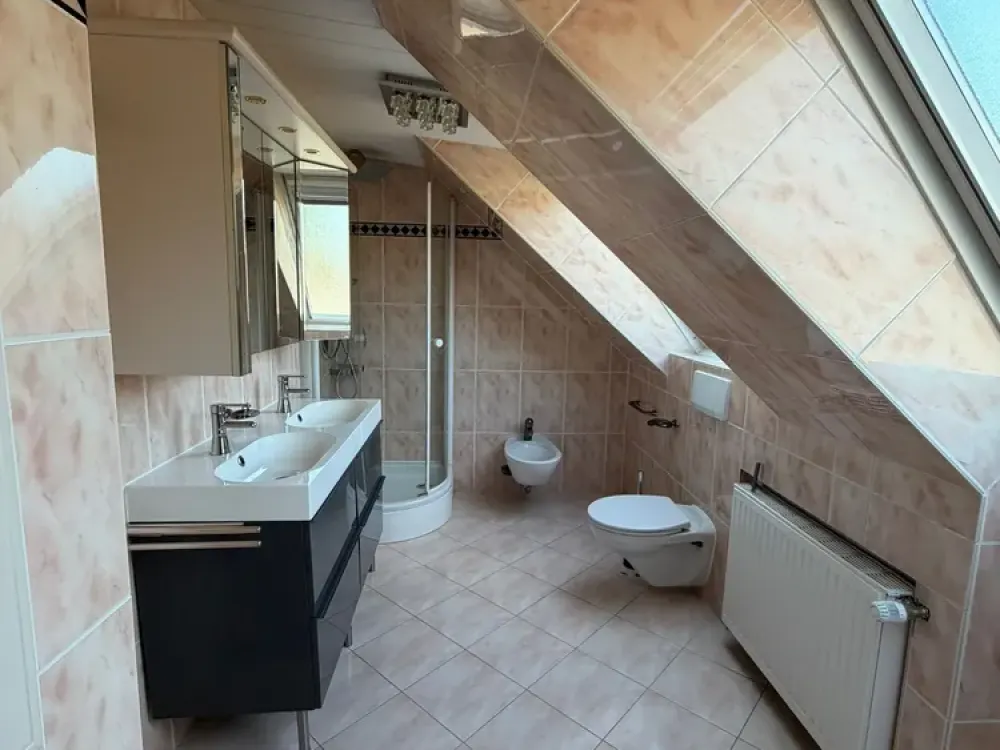 Attraktive 2-Zimmer-DG-Wohnung in Mörfelden-Walldorf